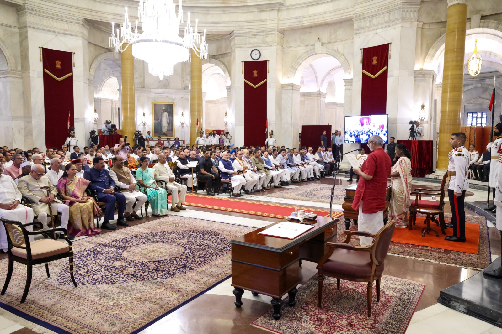 ऩये उपराष्ट्रपति का शपथ समारोह राष्ट्रपति भवन में संपन्न